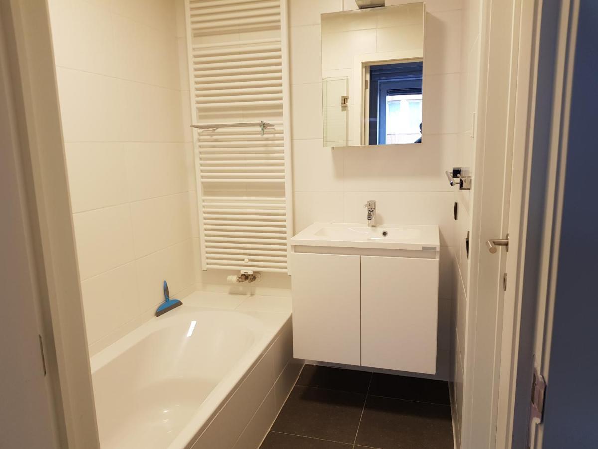 Koksijde Zeedijk La Digue 102 Appartement Met Garage - Lateraal Zeezicht Zewnętrze zdjęcie