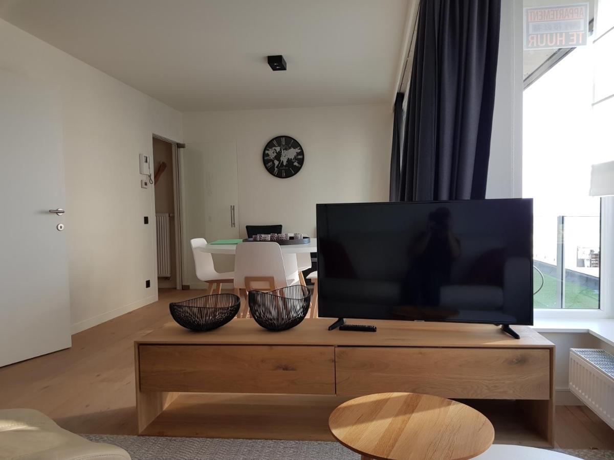 Koksijde Zeedijk La Digue 102 Appartement Met Garage - Lateraal Zeezicht Zewnętrze zdjęcie