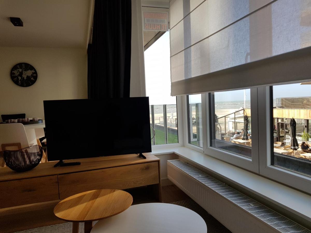 Koksijde Zeedijk La Digue 102 Appartement Met Garage - Lateraal Zeezicht Zewnętrze zdjęcie