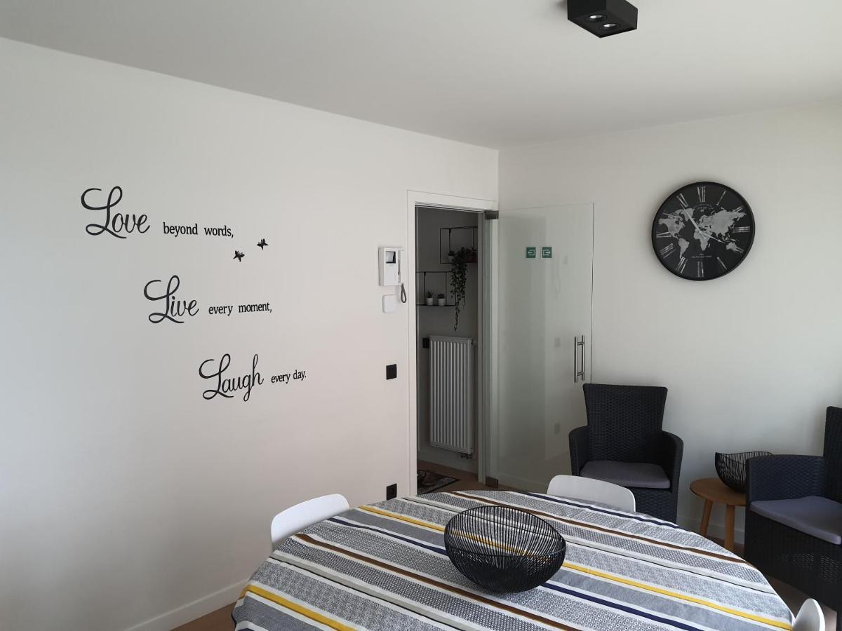 Koksijde Zeedijk La Digue 102 Appartement Met Garage - Lateraal Zeezicht Zewnętrze zdjęcie